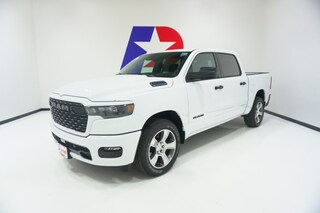 2026 Ram 1500 EXPRESS CREW CAB 4X2 5'7 BOX Pickup
