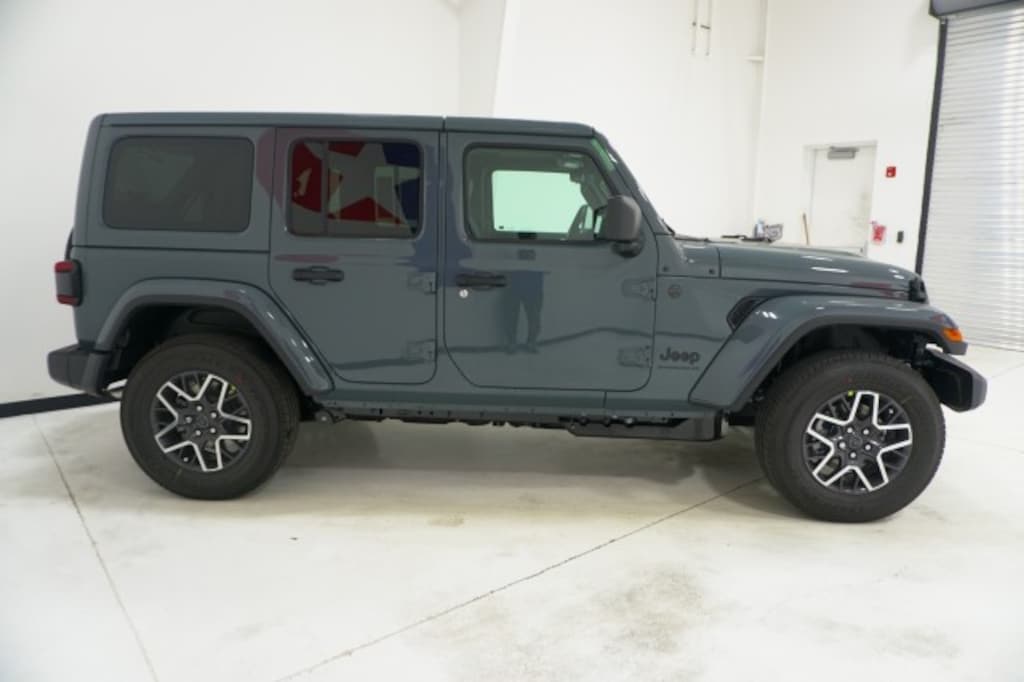 New 2026 Jeep Wrangler 4-DOOR SAHARA Sport Utility