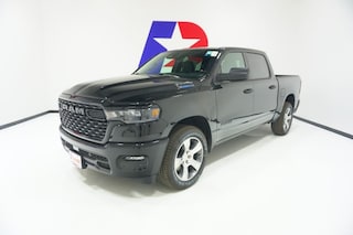 2026 Ram 1500 EXPRESS CREW CAB 4X2 5'7 BOX Pickup