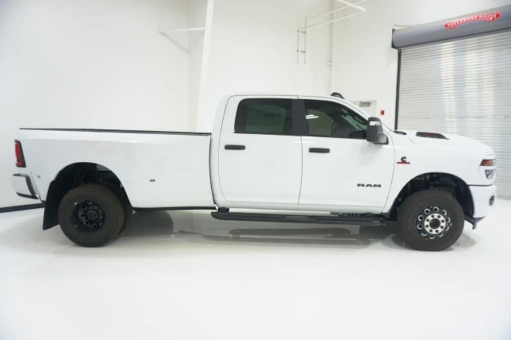New 2027 Ram 3500 BIG HORN CREW CAB 4X4 Pickup