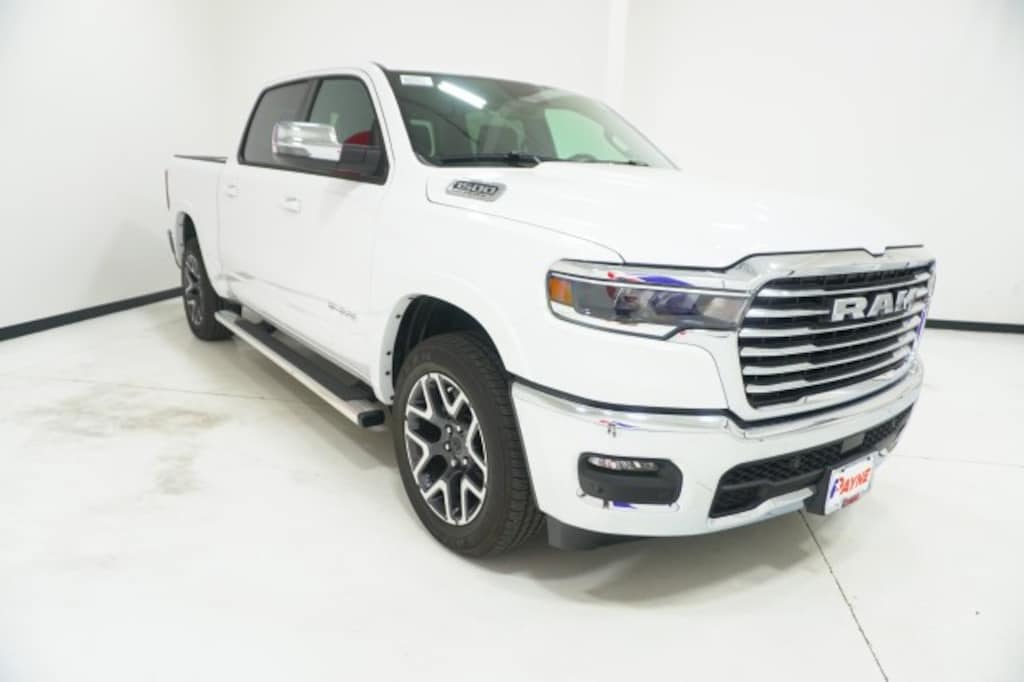 New 2026 Ram 1500 LARAMIE CREW CAB 4X2 5'7 BOX Pickup