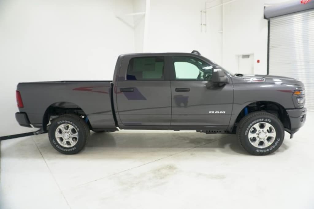 New 2026 Ram 2500 LONE STAR CREW CAB 4X4 6'4 BOX Pickup