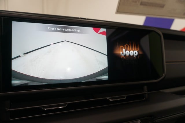 2026 Jeep Wrangler 4-Door Sahara - Photo 33