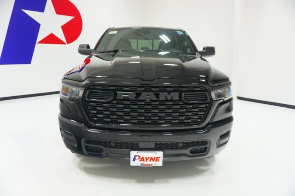 New 2026 Ram 1500 EXPRESS CREW CAB 4X2 5'7 BOX Pickup