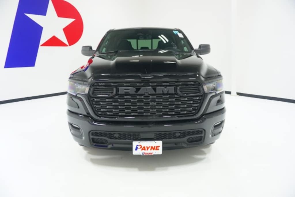 New 2026 Ram 1500 EXPRESS CREW CAB 4X2 5'7 BOX Pickup