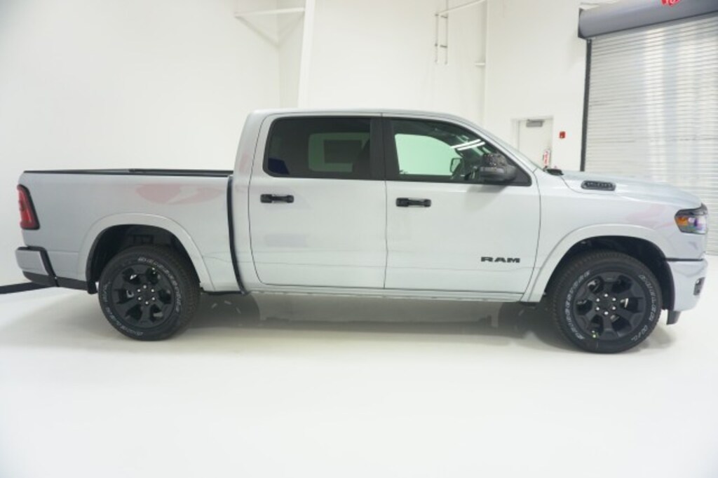 New 2026 Ram 1500 LONE STAR CREW CAB 4X2 5'7 BOX Pickup