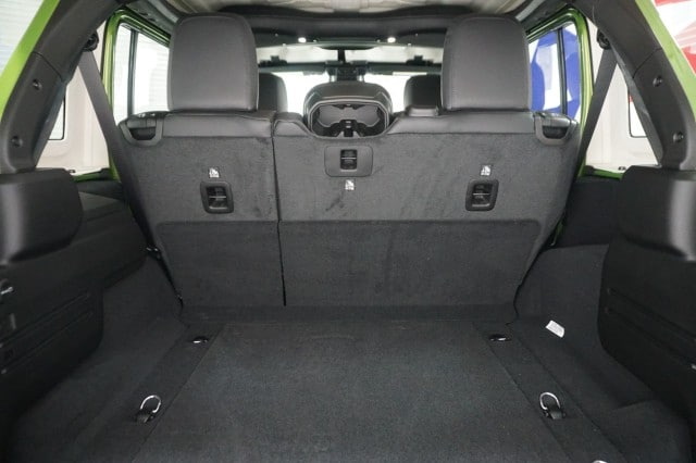 2026 Jeep Wrangler 4-Door Sahara - Photo 10