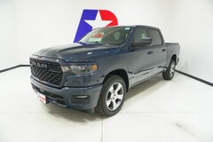 2026 Ram 1500 EXPRESS CREW CAB 4X2 5'7 BOX Pickup