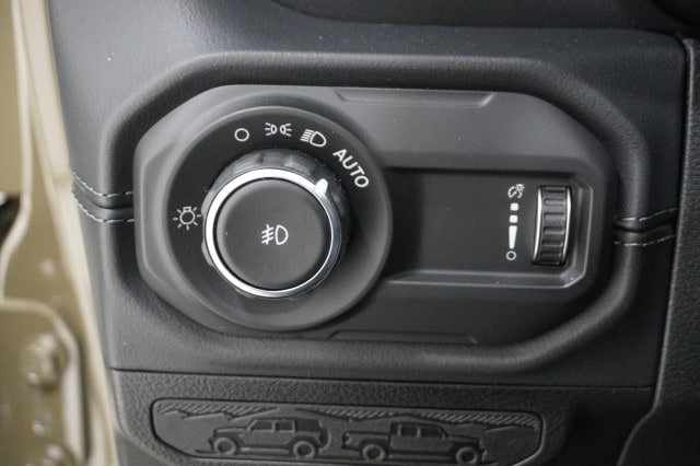2026 Jeep Wrangler 4-Door Sahara - Photo 26
