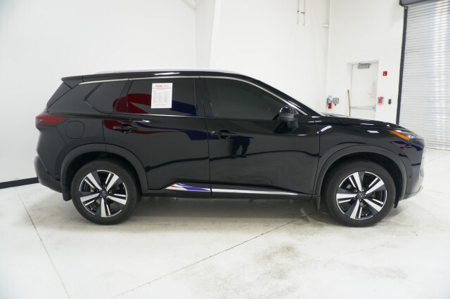 2023 Nissan Rogue SL photo 2