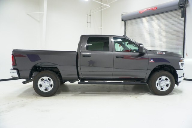 2026 Ram 2500 Tradesman photo 4