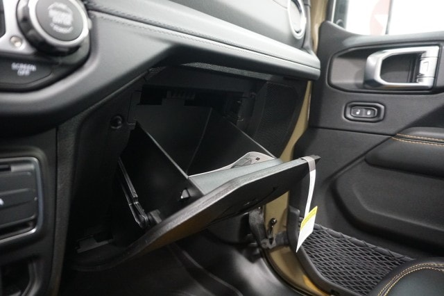 2026 Jeep Wrangler 4-Door Sahara - Photo 34