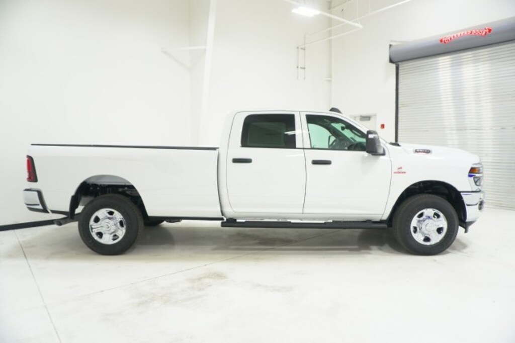 New 2026 Ram 2500 TRADESMAN CREW CAB 4X4 8' BOX Pickup