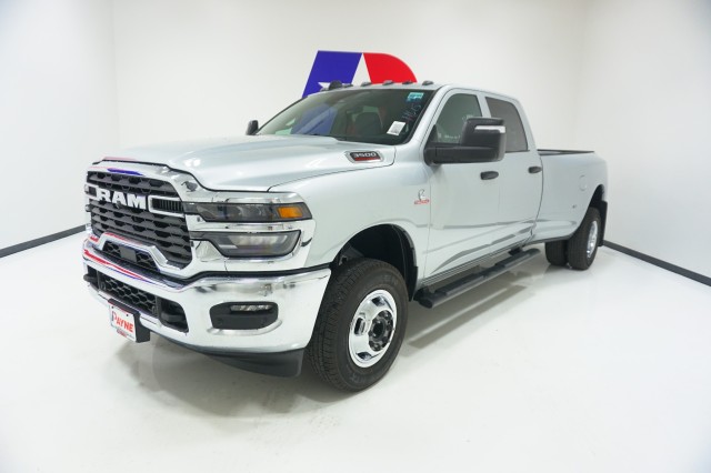 2027 Ram 3500 TRADESMAN CREW CAB 4X4 Pickup