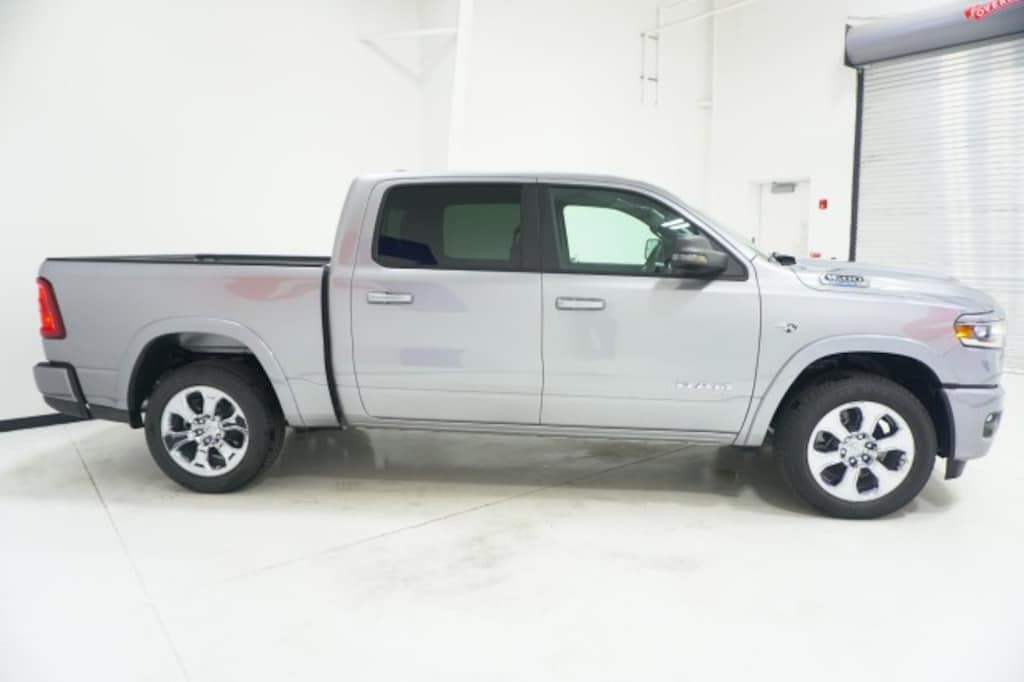 New 2026 Ram 1500 LONE STAR CREW CAB 4X4 5'7 BOX Pickup