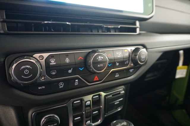 2026 Jeep Wrangler 4-Door Sahara - Photo 30
