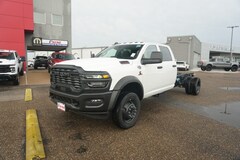 2026 Ram 5500 Chassis Cab TRADESMAN  CREW  4X4 84' CA Pickup