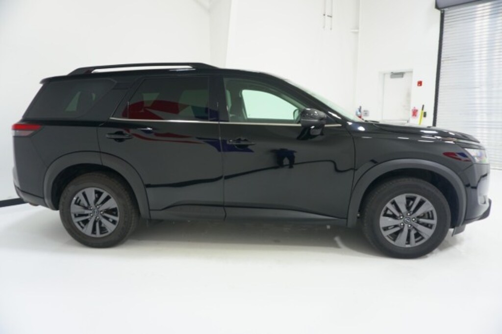 Used 2024 Nissan Pathfinder SV SUV