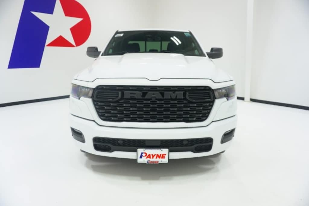 New 2026 Ram 1500 EXPRESS CREW CAB 4X2 5'7 BOX Pickup