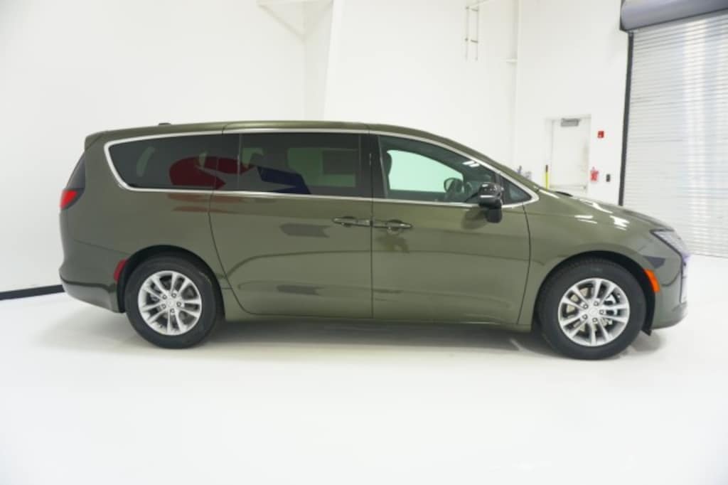New 2027 Chrysler Pacifica SELECT Passenger Van