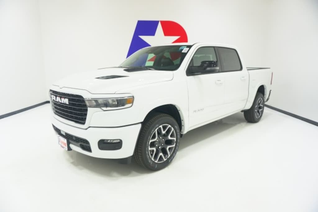 New 2026 Ram 1500 LARAMIE CREW CAB 4X2 5'7 BOX Pickup