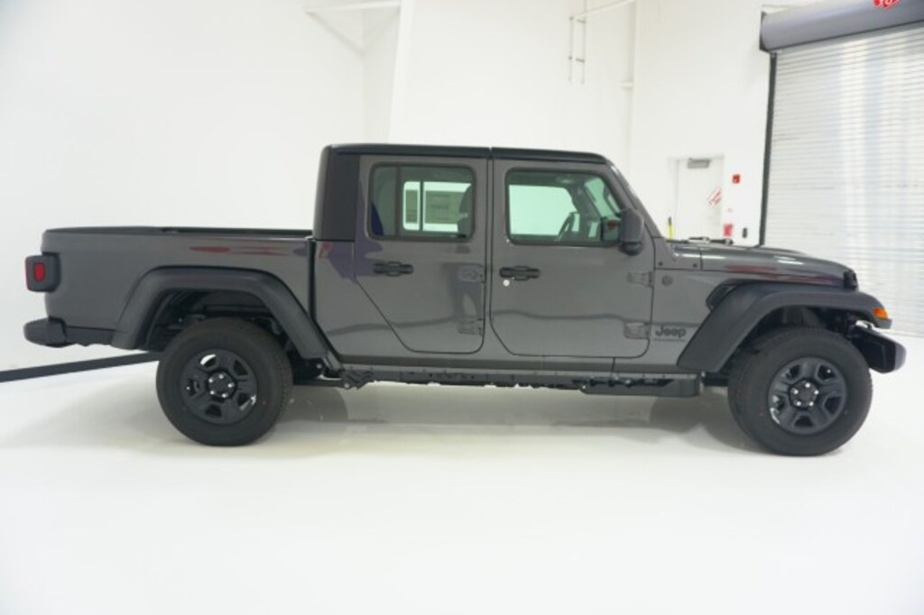 New 2026 Jeep Gladiator SPORT 4X4 Pickup
