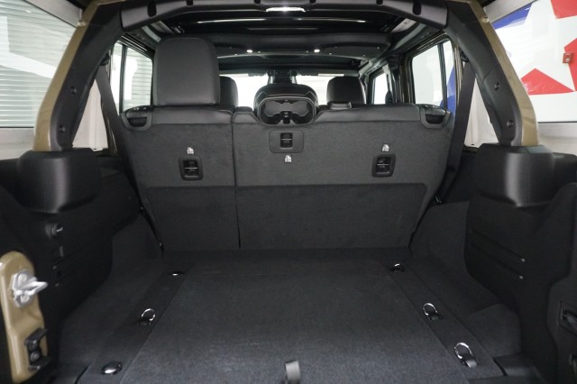 2026 Jeep Wrangler 4-Door Sahara - Photo 10