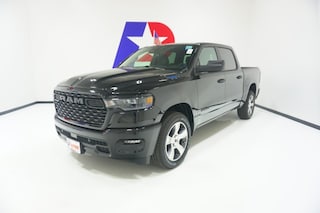 2026 Ram 1500 EXPRESS CREW CAB 4X2 5'7 BOX Pickup