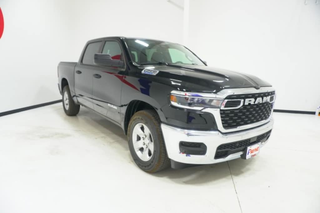 New 2025 Ram 1500 TRADESMAN CREW CAB 4X2 5'7 BOX Pickup