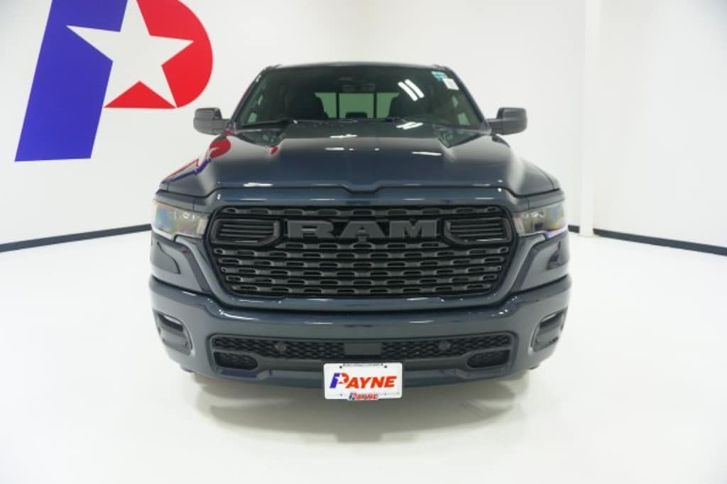 New 2026 Ram 1500 EXPRESS CREW CAB 4X2 5'7 BOX Pickup