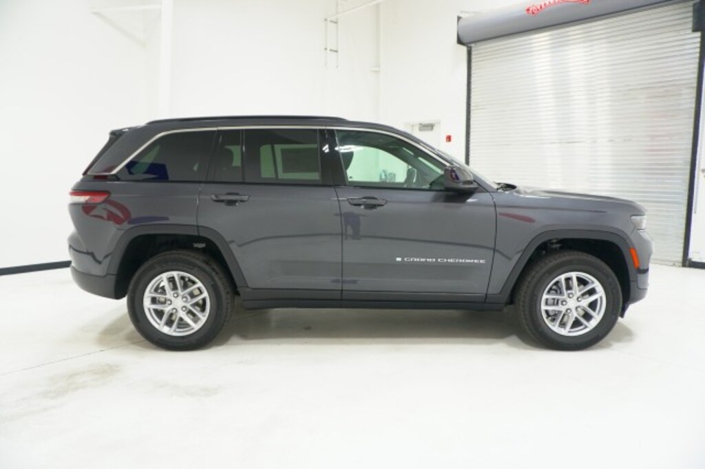 New 2025 Jeep Grand Cherokee LAREDO X 4X2 Sport Utility