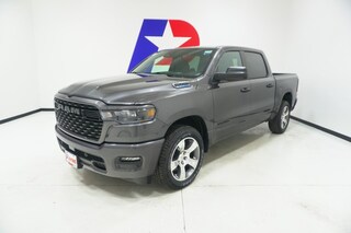 2025 Ram 1500 TRADESMAN CREW CAB 4X2 5'7 BOX Pickup