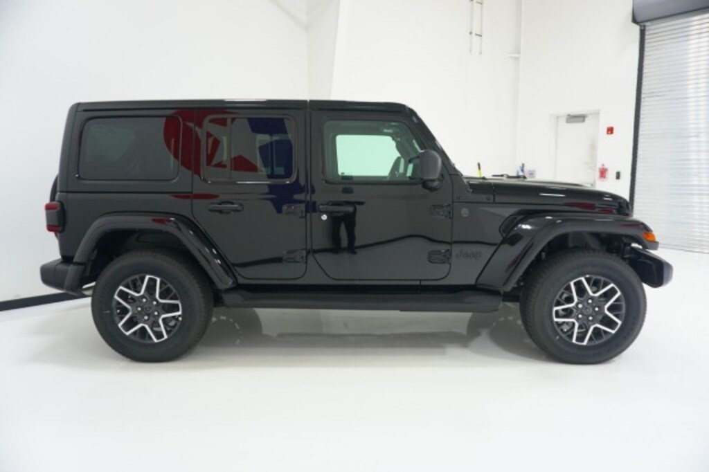 New 2026 Jeep Wrangler 4-DOOR SAHARA Sport Utility