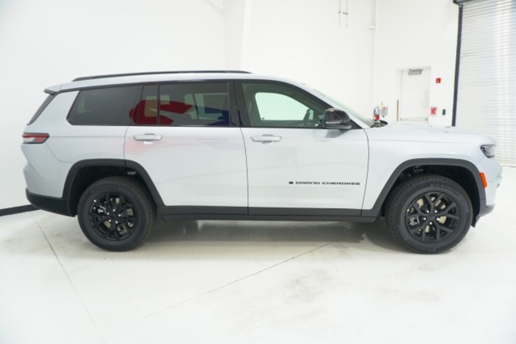New 2025 Jeep Grand Cherokee L ALTITUDE X 4X2 Sport Utility