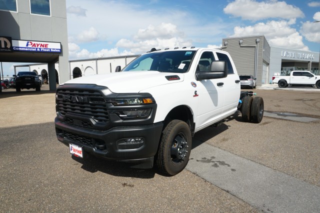 2027 Ram 3500 CREW CAB CHASSIS 4X4 Pickup