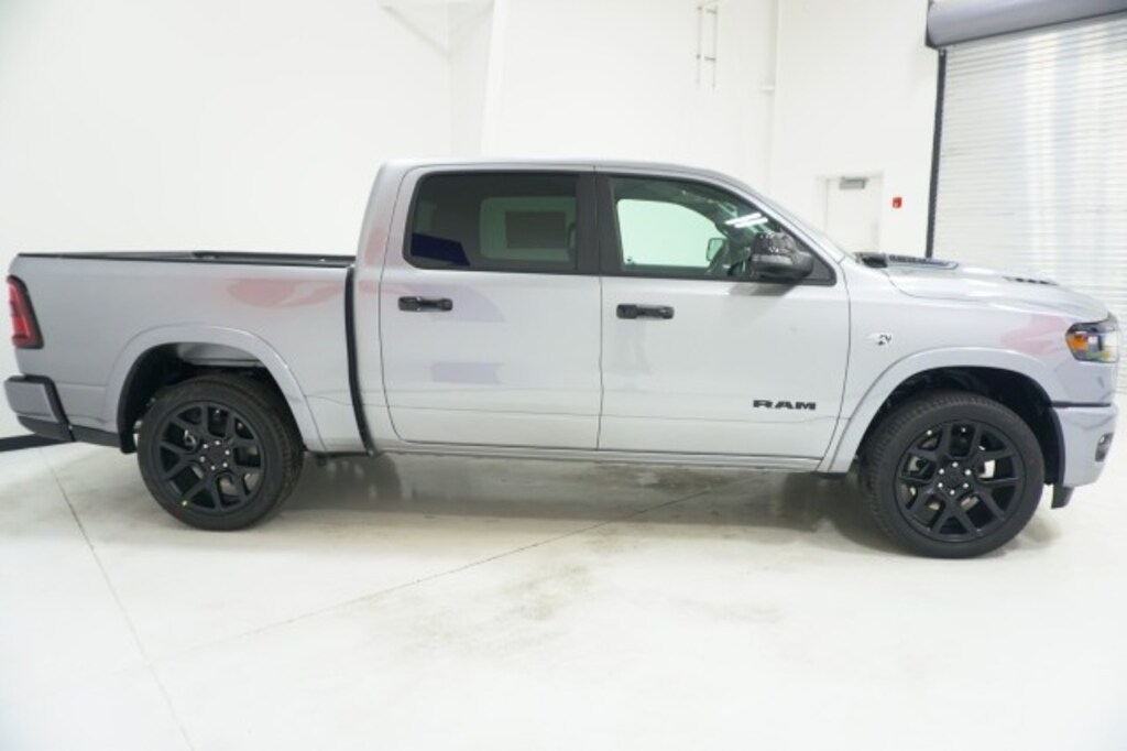 New 2026 Ram 1500 LARAMIE CREW CAB 4X4 5'7 BOX Pickup