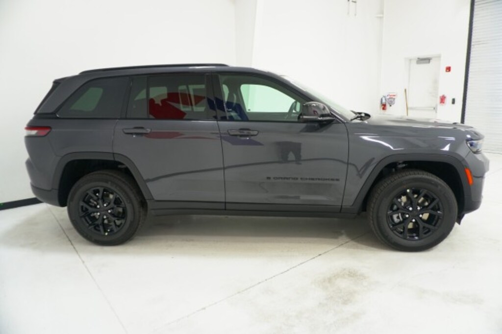 New 2025 Jeep Grand Cherokee ALTITUDE X 4X2 Sport Utility