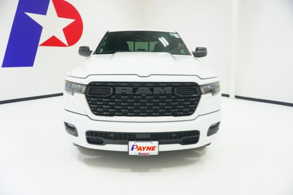 New 2026 Ram 1500 EXPRESS CREW CAB 4X2 5'7 BOX Pickup