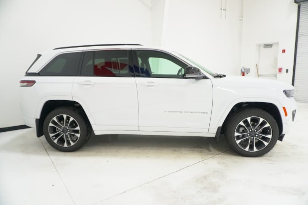 New 2025 Jeep Grand Cherokee OVERLAND 4X4 Sport Utility