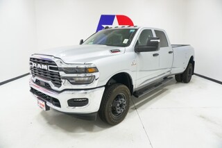 2026 Ram 3500 TRADESMAN CREW CAB 4X4 8' BOX Pickup