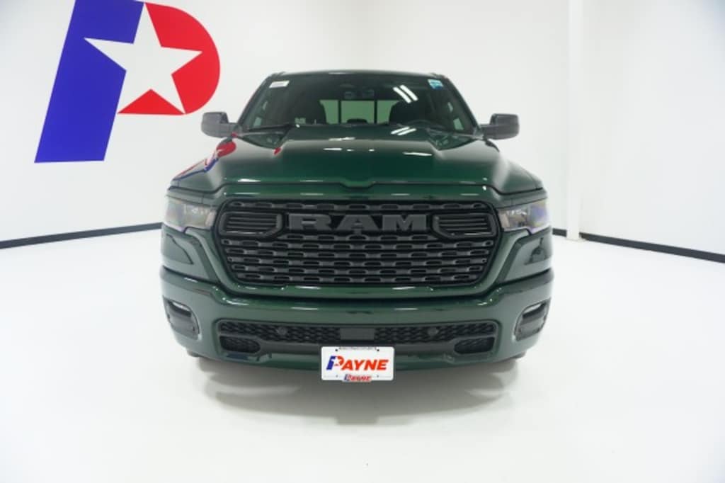 New 2026 Ram 1500 EXPRESS CREW CAB 4X2 5'7 BOX Pickup