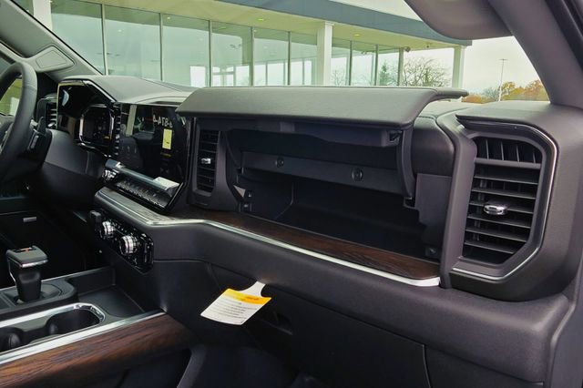 2026 GMC Sierra 1500 SLT - Photo 31