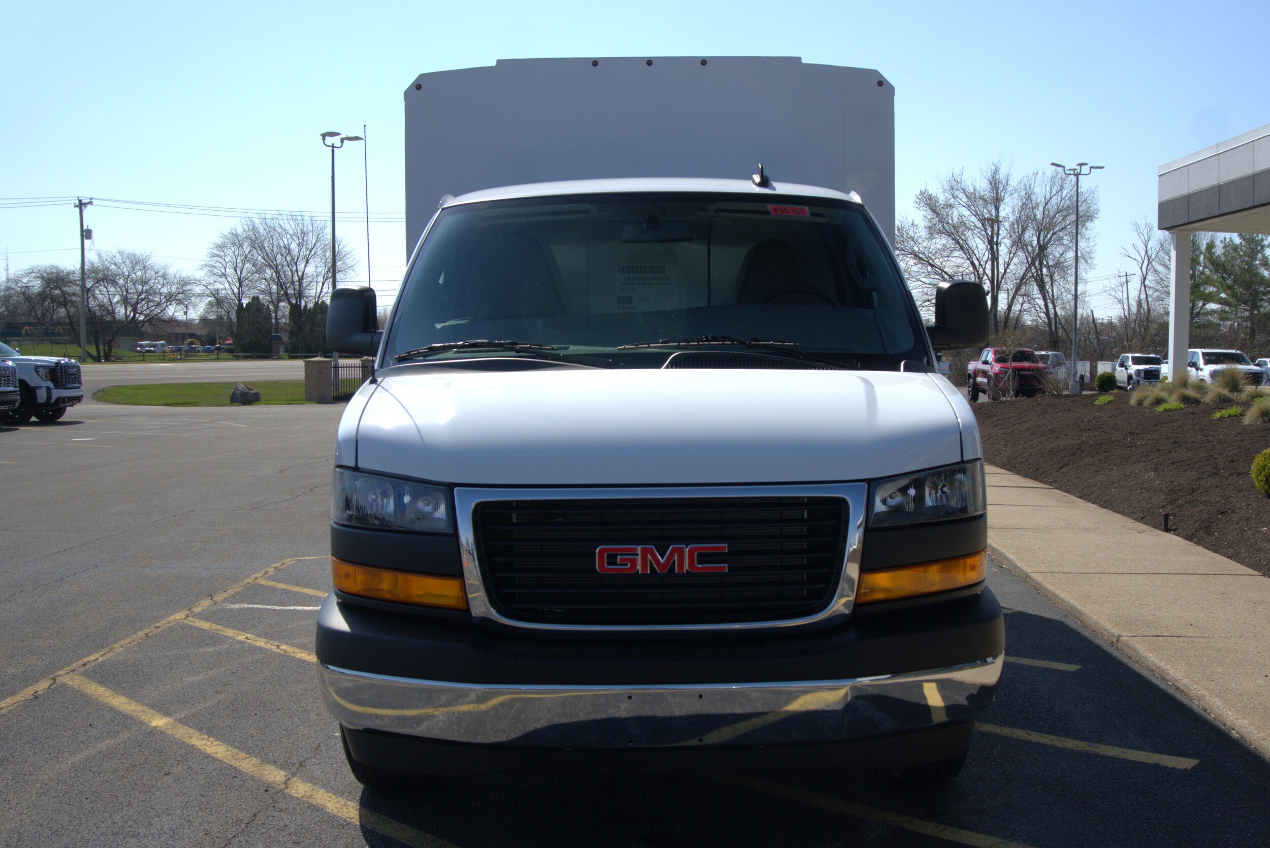 2025 Gmc Savana 3500 Cutaway photo 2