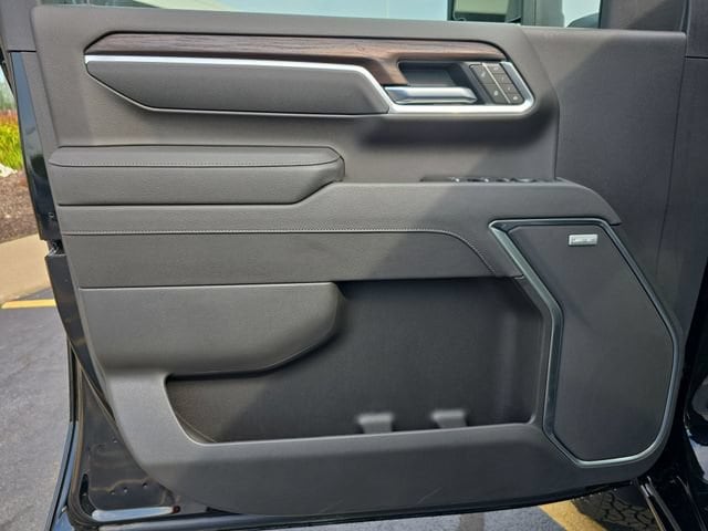 2025 GMC Sierra 2500HD SLT - Photo 23
