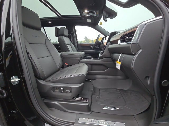 2026 GMC Yukon XL Denali - Photo 29