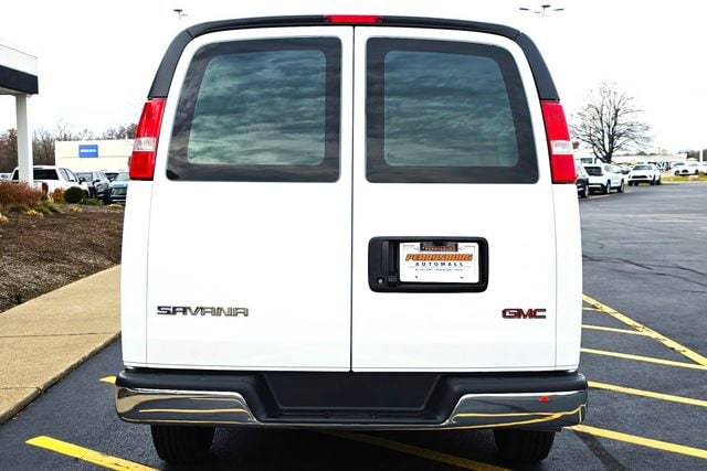 2025 GMC Savana Cargo Work Van - Photo 7