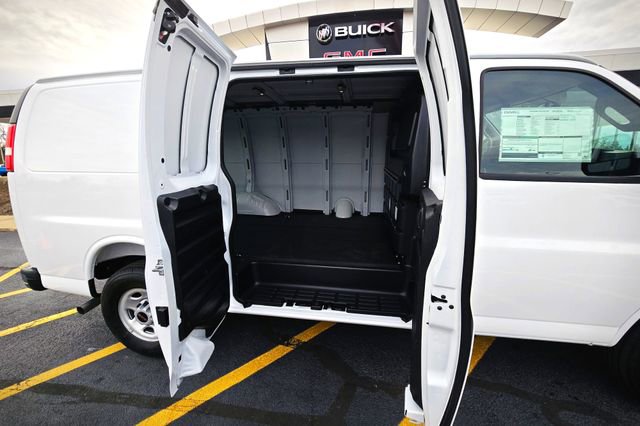 2025 GMC Savana Cargo Work Van - Photo 11