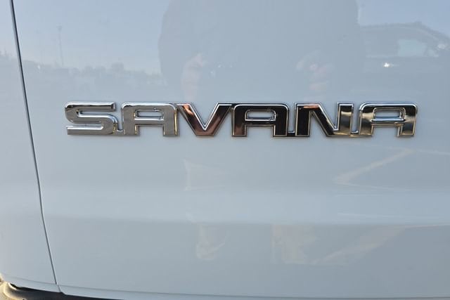 2025 GMC Savana Cargo Work Van - Photo 27
