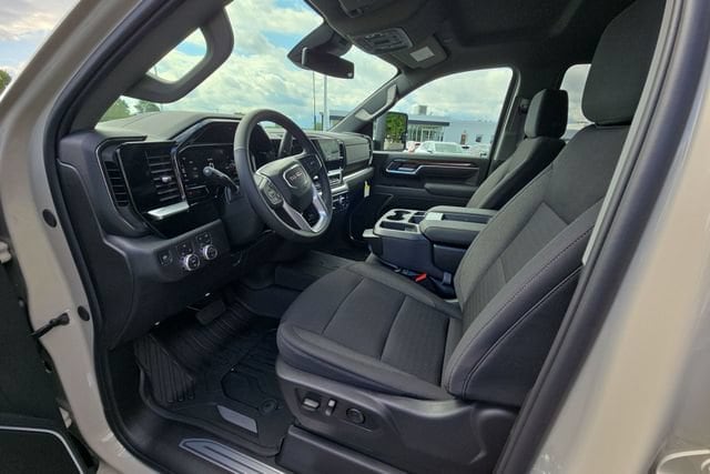 2026 GMC Sierra 3500HD SLE - Photo 10
