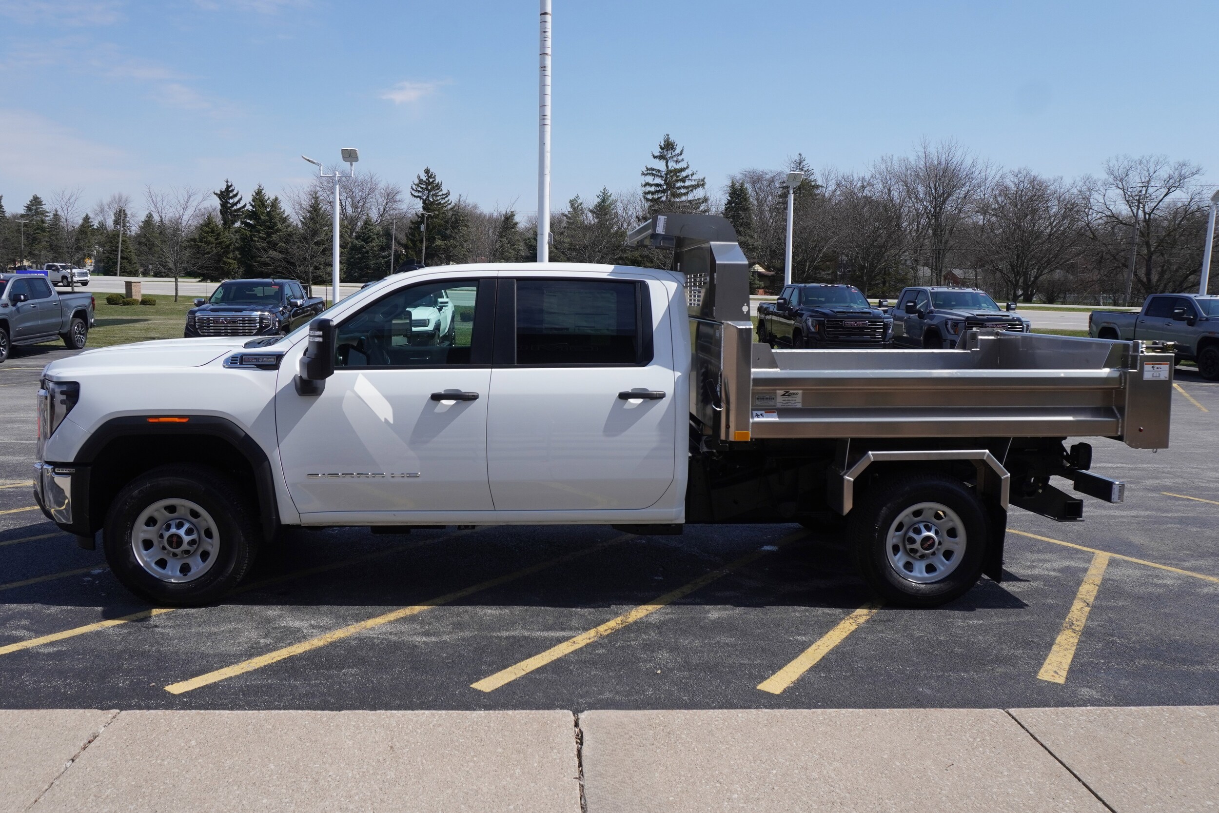 2024 Gmc Sierra 3500 HD Pro photo 4